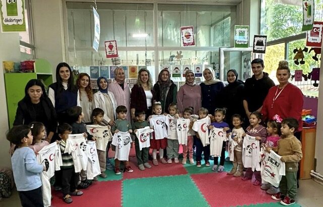 SUBÜ öğrencileri minikleri geleneksel sanatla buluşturdular