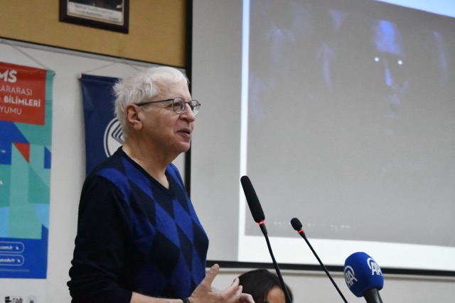 Teknoloji, yeni bir kültürel simülasyon yaratıyor