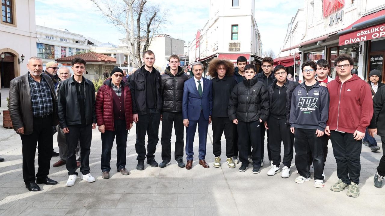 Yusuf Alemdar Ramazan’ın Başında Merkezde Esnaf ve Vatandaşla Buluştu, Dayanışma Mesajı Verdi