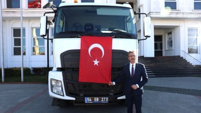 Erenler Belediyesi Araç Filosuna Bakanlık Hibesiyle Modern Yol Süpürme Aracı Eklendi