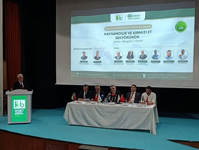 Kırmızı et sektöründe çözüm arayan uzmanlar paneli, Sakarya’da düzenlendi.