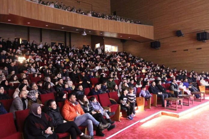 Serdivan’da Ramazan Ayına Özel Tiyatro Gösterisi ve Tasavvuf Müziği Programı Yoğun İlgi Gördü