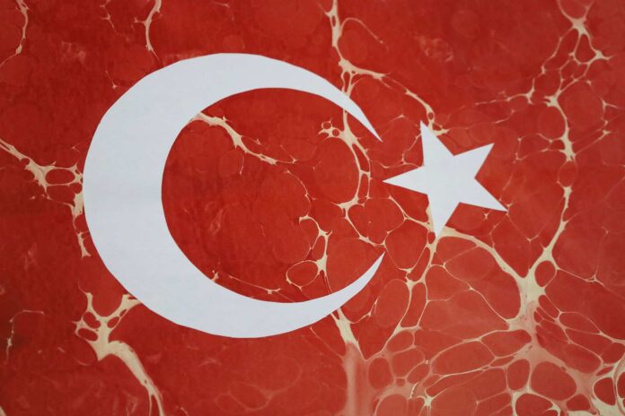 Sakarya Büyükşehir Belediyesi’nden Öğrencilerle Anlamlı İstiklal Marşı ve Ebru Sanatı Buluşması