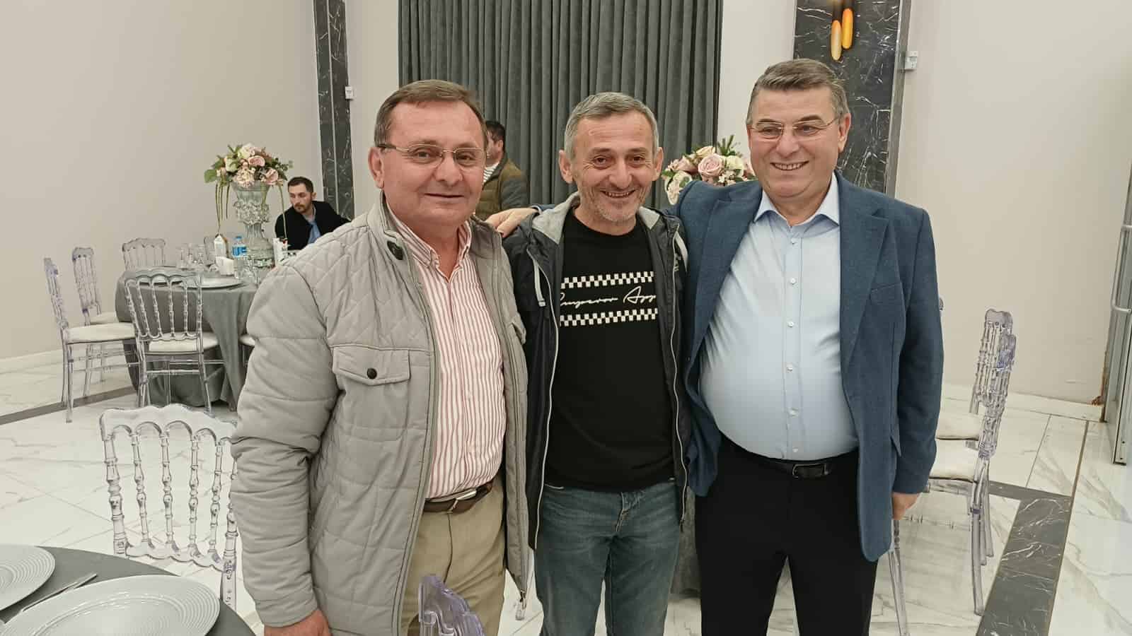 Özlem Haldızoğlu ve Mehmet Akkaya'nın kına gecesinde Sakarya protokolü bir araya geldi