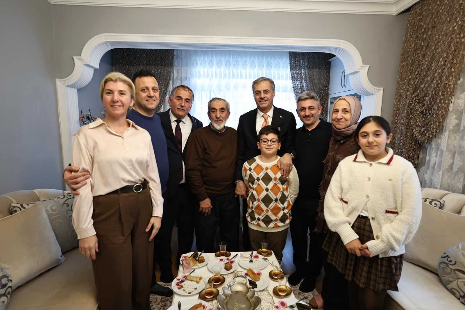 Başkan Yusuf Alemdar Ramazan Bayramı’nda Protokol, Muhtarlar ve Şehit Ailelerini Ziyaret Etti