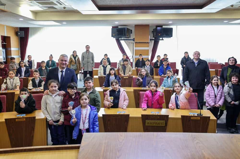 SAÜ Vakfı Okulları Öğrencileri Serdivan Belediyesi’nde Yerel Yönetimi Tanıdı