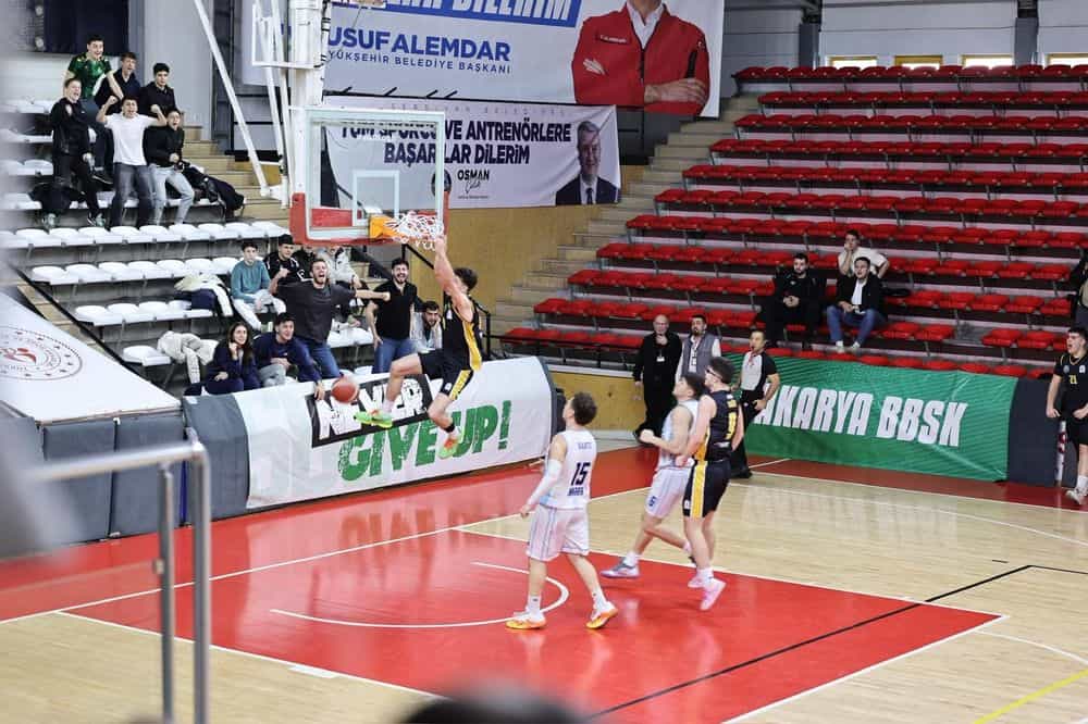 Serdivan Belediyesi U18 Basketbol Takımı Anadolu Şampiyonası’nda Namağlup Yarı Finale Yükseldi
