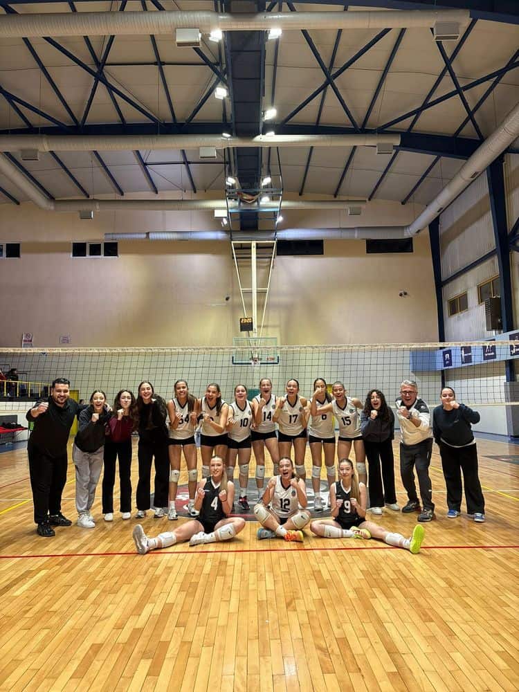 Serdivan Belediyesi Yıldız Kız B Takımı, Zorlu Yarı Final Maçından Galibiyetle Çıktı
