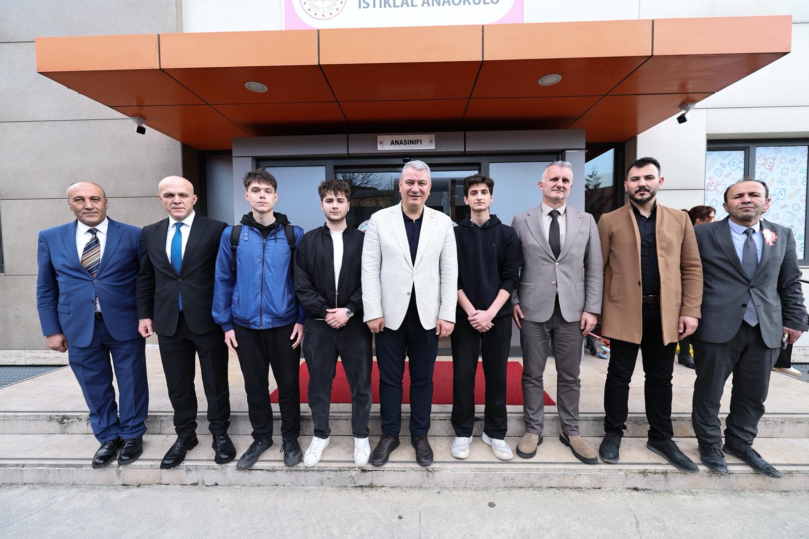 Başkan Osman Çelik, Serdivan’da Eğitimciler ve Öğrencilerle Buluşarak Görüş ve Projeleri Değerlendirdi