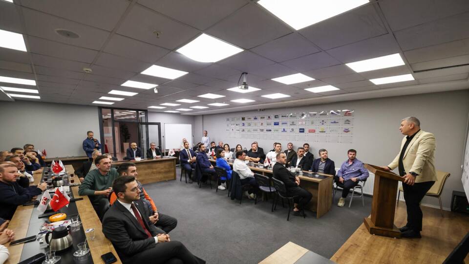 Sakarya GİAD Vizyon Programında Serdivan’ın Planlı Gelişimi ve Projeleri Üyelerle Paylaşıldı