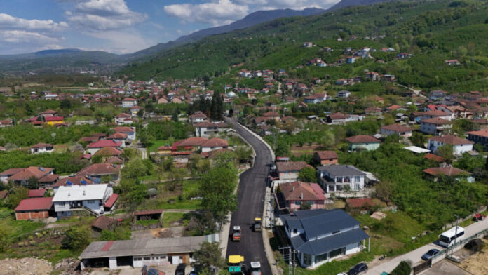 Akyazı’da 3 Mahallede 8 Kilometrelik Yol Asfalt Sezonuyla Yenileniyor