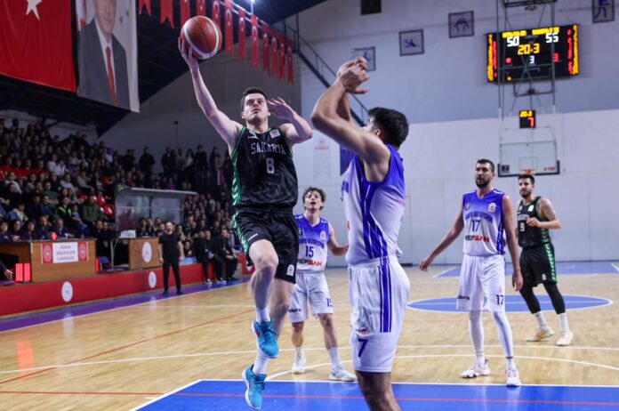 Sakarya Büyükşehir Basketbol Takımı Deplasmanda Galibiyetle 1. Lig Vizesi Aldı