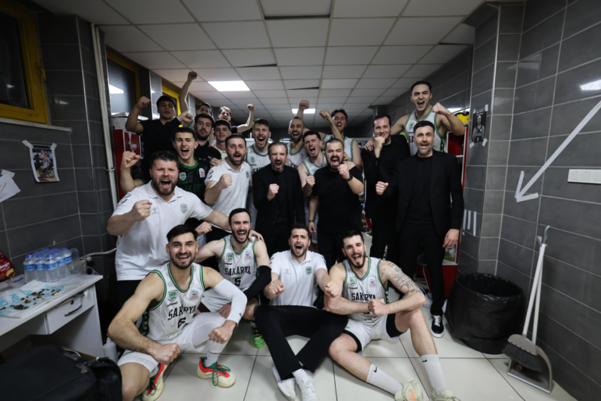 Sakarya Büyükşehir Basketbol, Yarı Finalde Kütahya'yı Geçerek Seride 2-0 Üstünlüğe Ulaştı