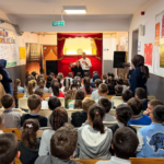 Sakarya’da 'Bir Hikâye Bin Neşe' Projesiyle Çocuklara Gösterili Eğitim Desteği Sürüyor