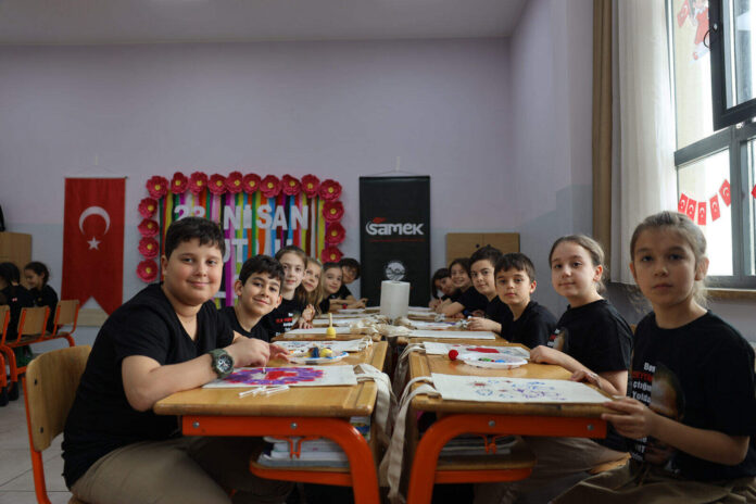 Sakarya’da Atatürk İlköğretim’de 23 Nisan’a Özel SAMEK Sanat ve Şiir Etkinliği
