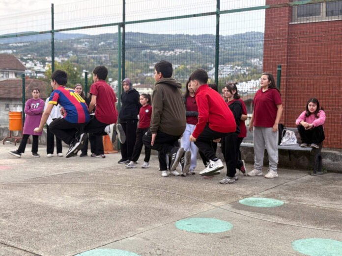 Sakarya'da Okullarda Uygulanan 'Tabletleri Kapat' Projesiyle Çocuklara Sosyal Yaşam Bilinci Kazandırılıyor