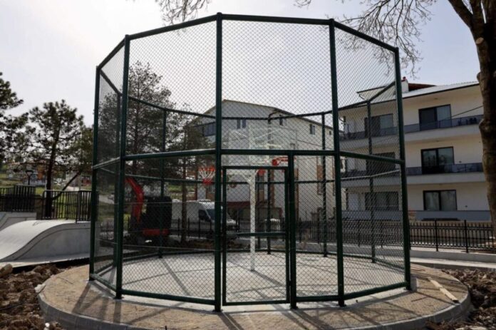 Kaynarca Aziz Duran Parkı’nda Sosyal Yaşam ve Spor Alanlarında Çalışmalar Tamamlanıyor