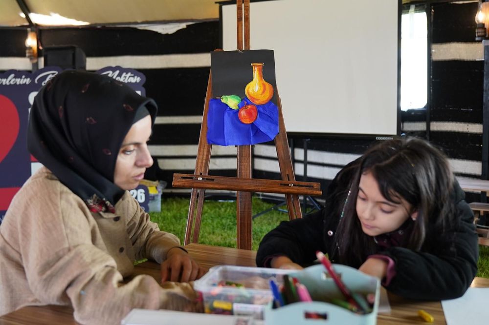 Serdivan 2. Kitap Fuarı’nda Çocuklar İçin Sanat Atölyeleri ve Kukla Oyunu İlgi Görüyor