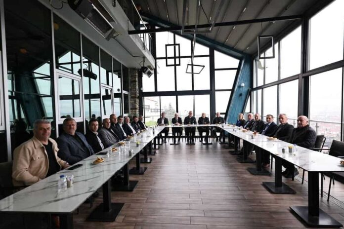 Serdivan’da 16 İlçeden Muhtarlar Ortak Masada Birlik ve Dayanışma İçin Buluştu