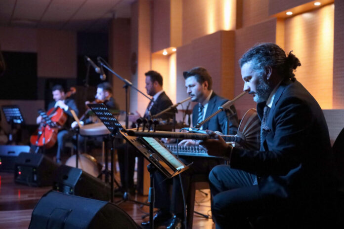 Yaprak Sayar’ın Ziya Taşkent’teki Konseri Sakarya’da Müzikseverleri Bir Araya Getirdi