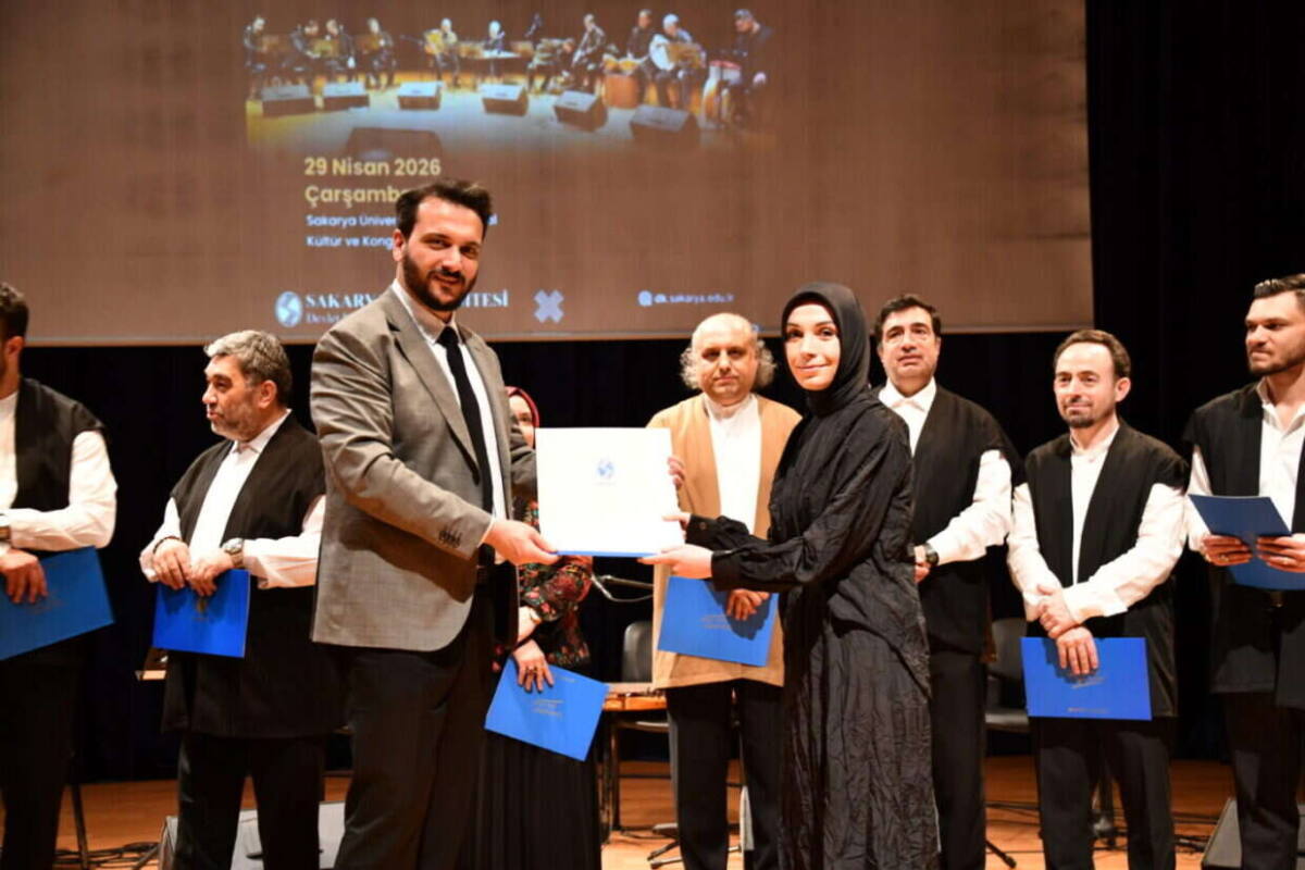 Sakarya Üniversitesi’nde Kâdirî İlâhilerle Tasavvuf Müziği Konseri Şehre Sanat Katkısı Sağladı