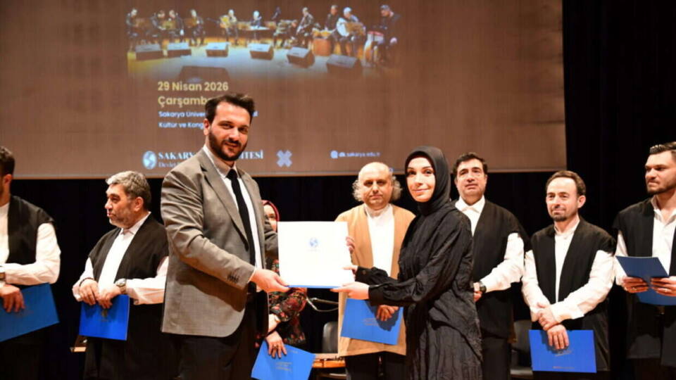 Sakarya Üniversitesi’nde Kâdirî İlâhilerle Tasavvuf Müziği Konseri Şehre Sanat Katkısı Sağladı