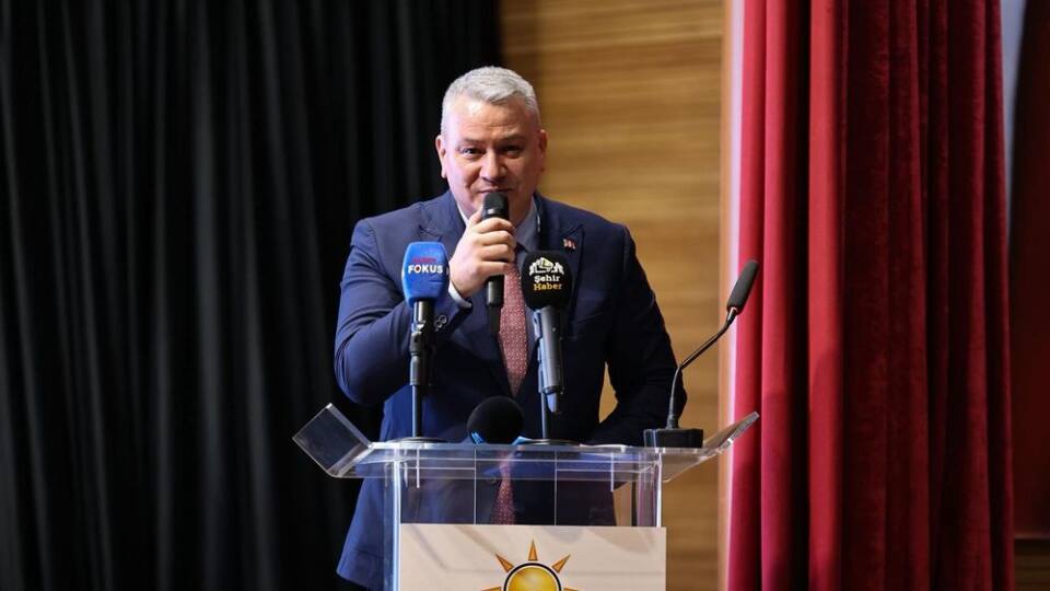 Serdivan’da Son İki Yılda Hayata Geçirilen Projeler ve İlçeye Katkıları Toplantıda Değerlendirildi