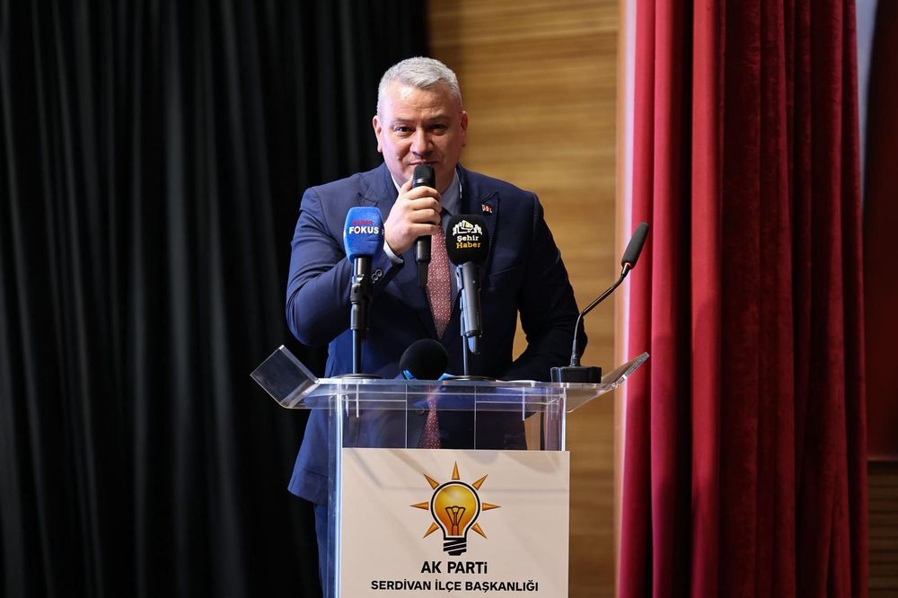 Serdivan’da Son İki Yılda Hayata Geçirilen Projeler ve İlçeye Katkıları Toplantıda Değerlendirildi